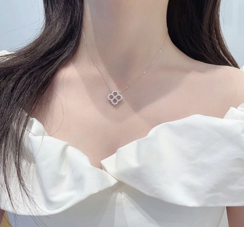 HARRY WINSTON